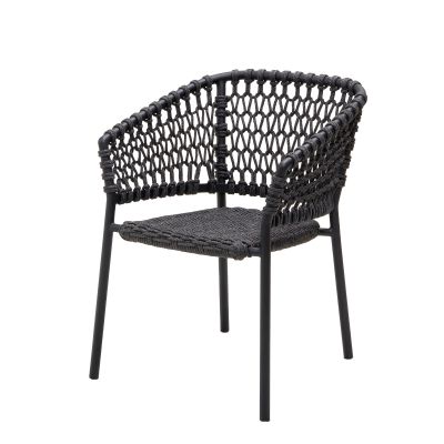 Ocean Sessel von Cane-Line: Schwarzer Outdoor-Sessel mit geflochtener Sitzfläche und Rückenlehne.